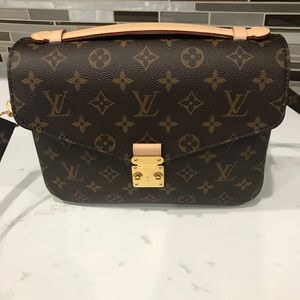 Louis Vuitton pochette metis